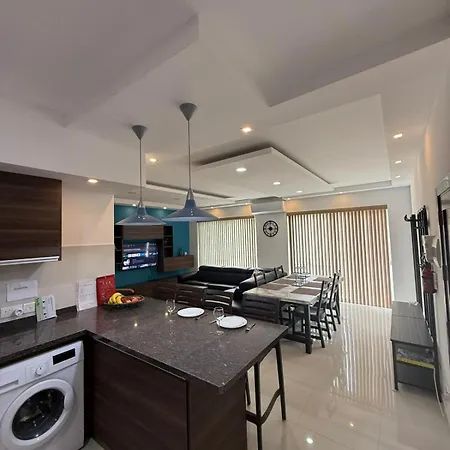 2 Or 1 Unique Bedroom In Bay #6 *